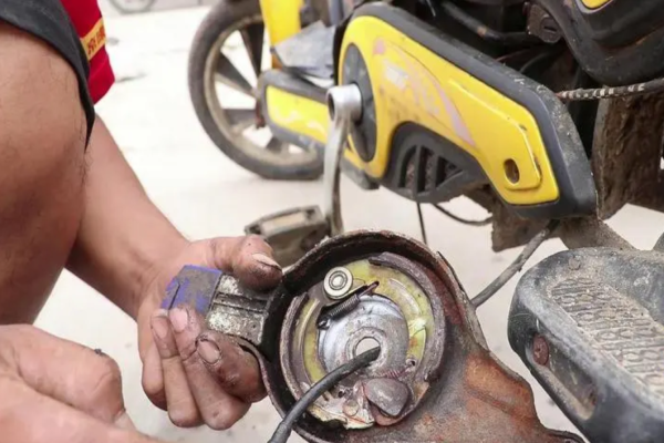 青海电动车刹车故障